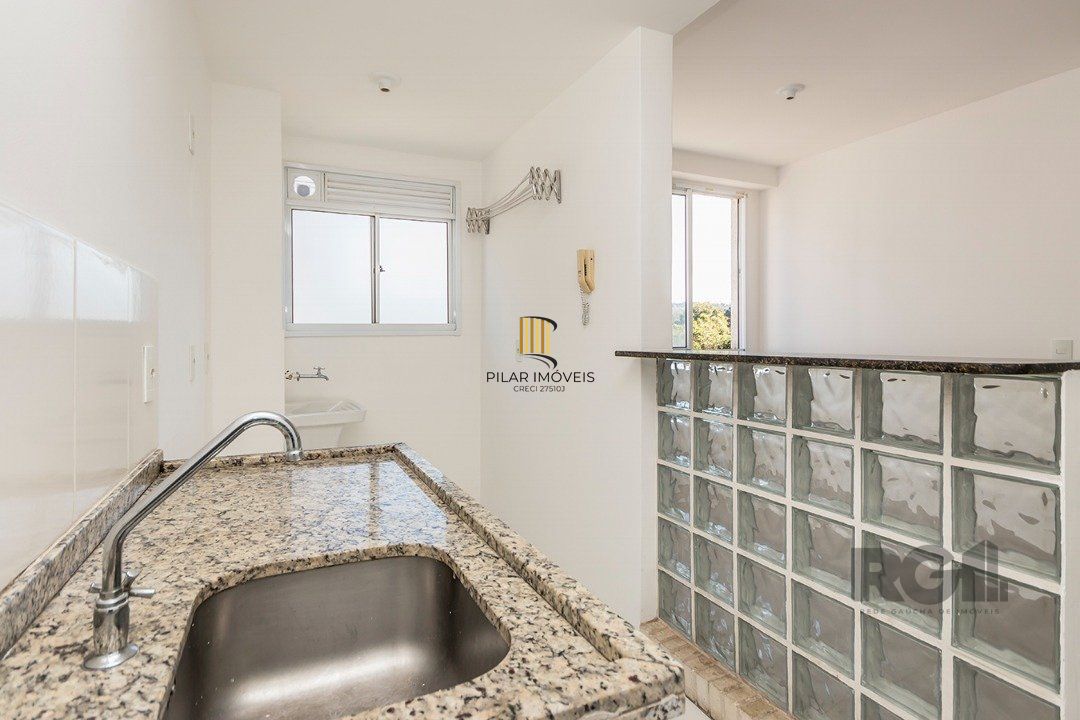 Apartamento  com 2 quartos e 1 banheiro no total