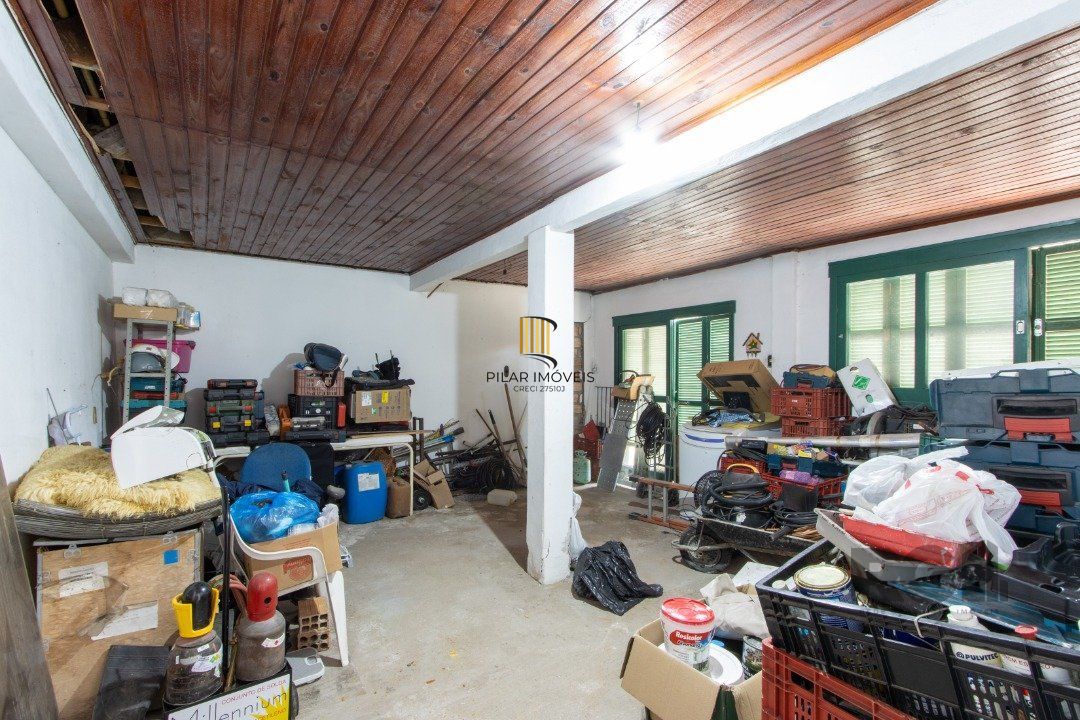 Casa 7 dormitórios no bairro Camaquã