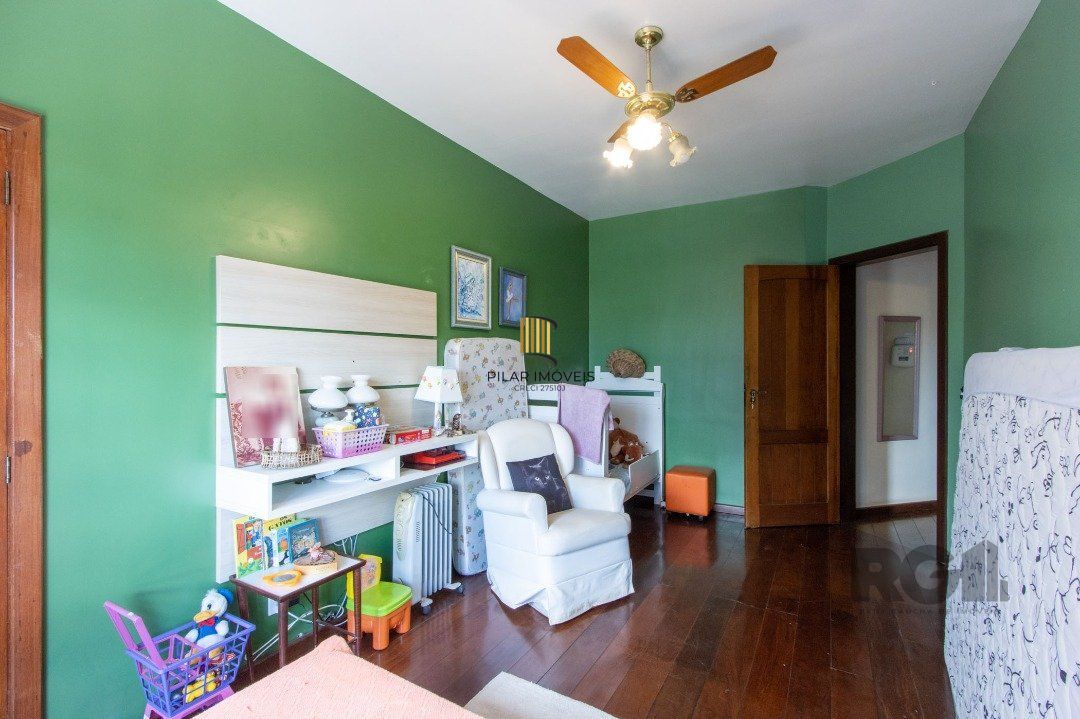 Casa para Venda - 500m², 4 dormitórios, sendo 1 suites, 4 vagas - Coronel Aparício Borges