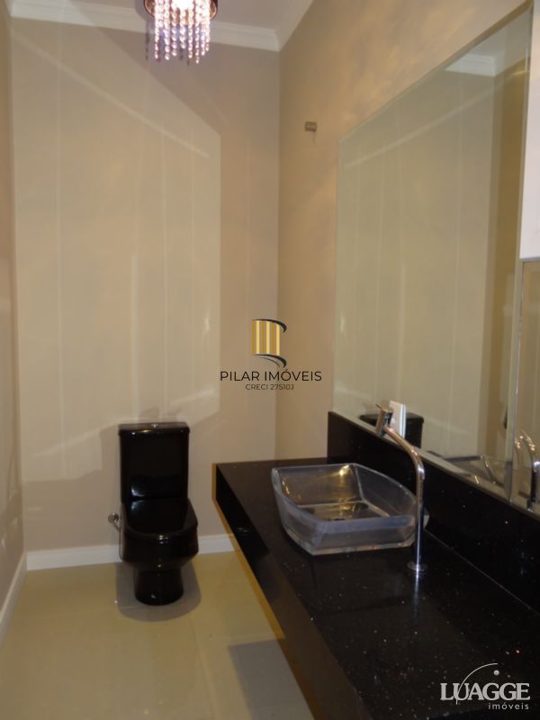 Casa para Venda - 305m², 3 dormitórios, sendo 3 suites, 4 vagas - Nonoai