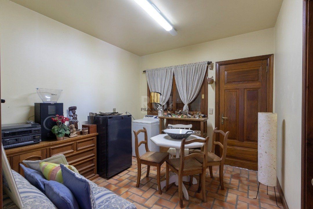 Casa Condominio para Venda - 559m², 4 dormitórios, sendo 3 suites, 3 vagas - Cavalhada