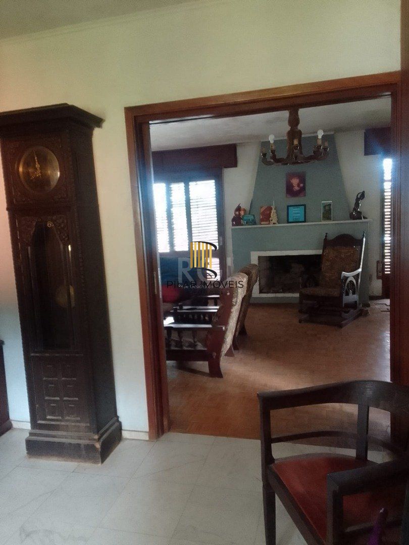 Casa para Venda - 400m², 7 dormitórios, sendo 1 suites, 2 vagas - Vila Assunção