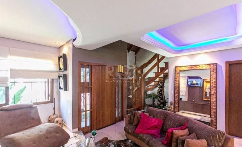 Casa para Venda - 336m², 4 dormitórios, sendo 1 suites, 2 vagas - Camaquã