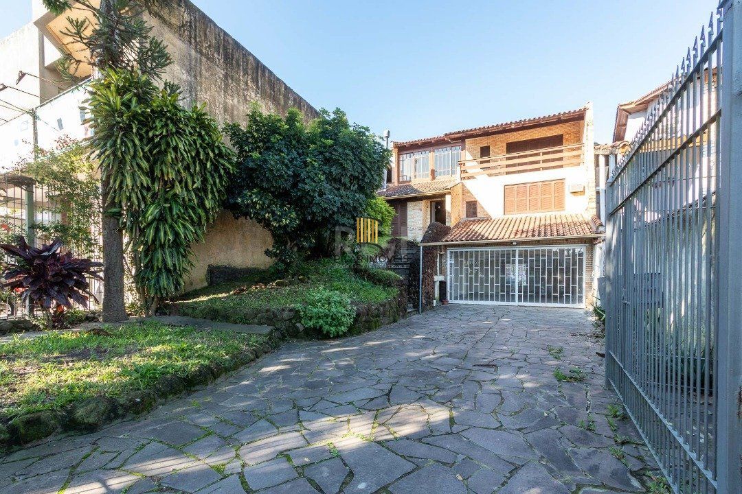 Casa para Venda - 280m², 3 dormitórios, sendo 1 suites, 2 vagas - Espirito Santo
