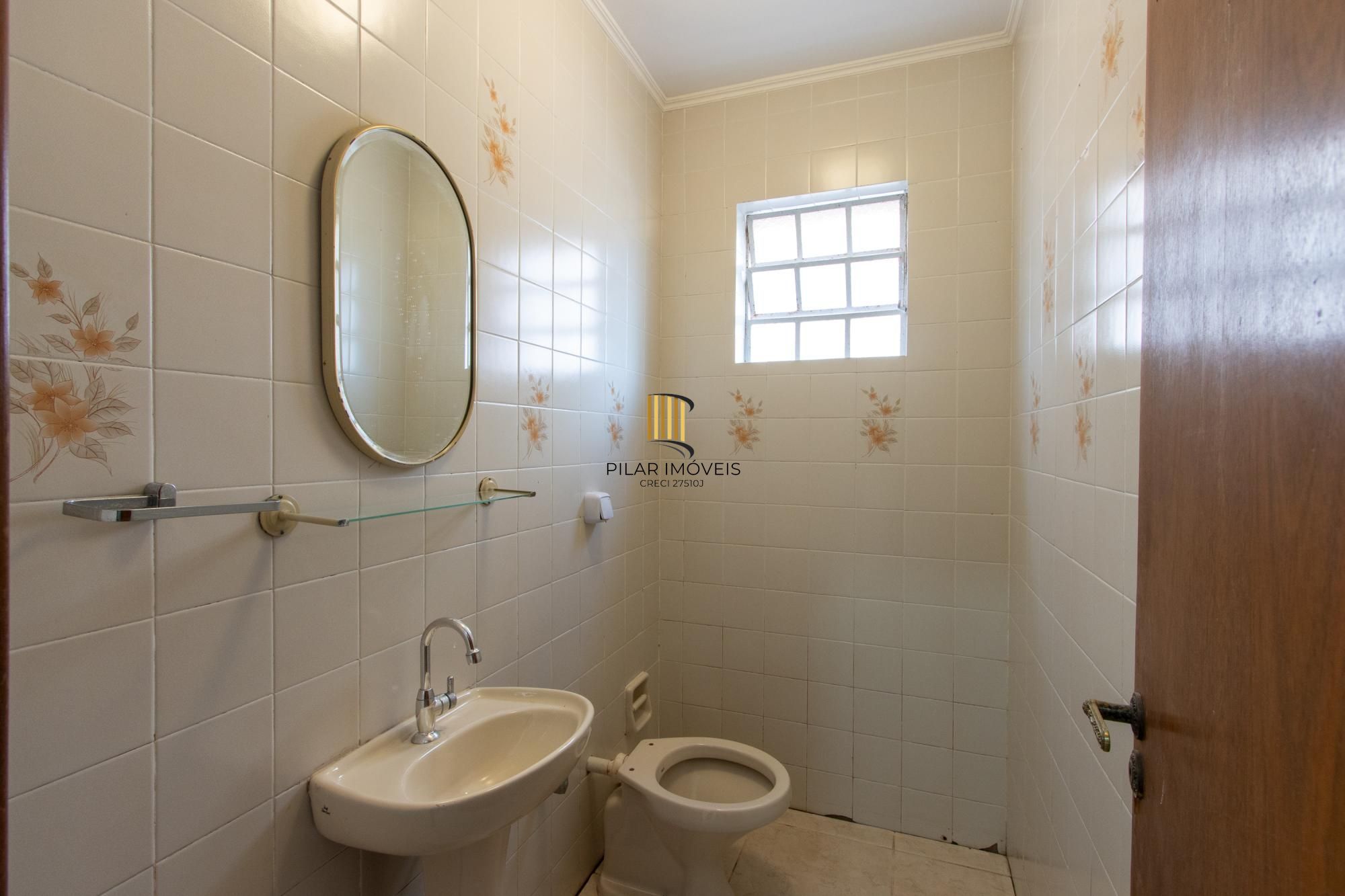 Casa para Venda - 253.35m², 3 dormitórios, sendo 1 suites, 4 vagas - Serraria