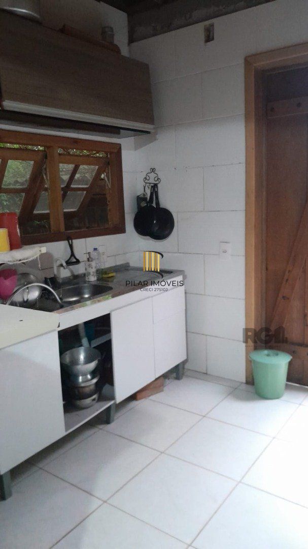 Casa 6 dormitórios no bairro Ponta Grossa