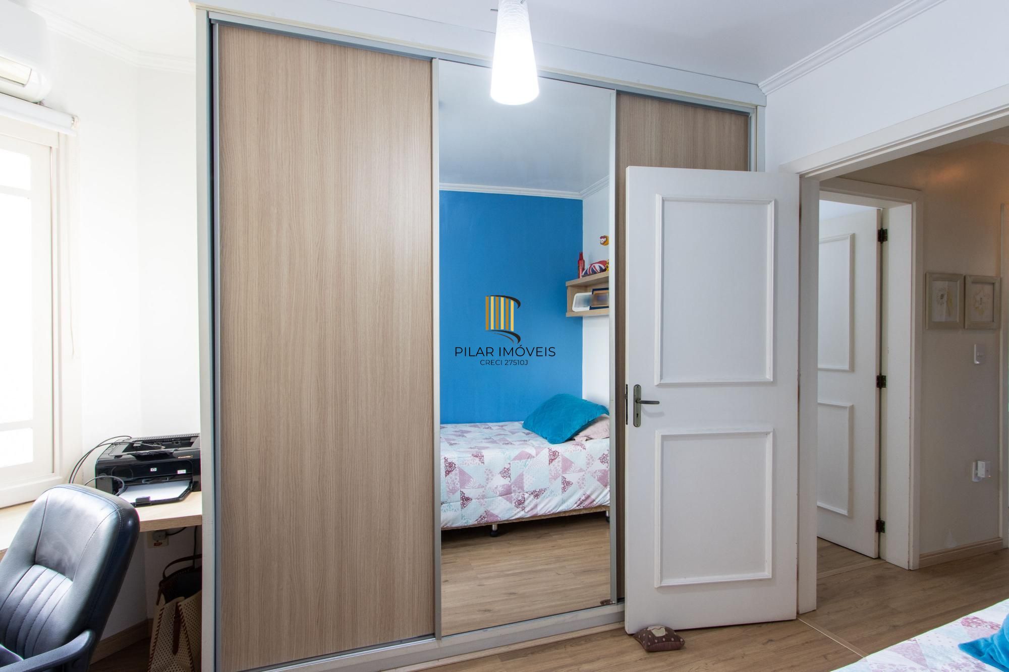 Oportunidade - Casa  Confortável de 3 Dormitórios na Zona Sul de Porto Alegre.