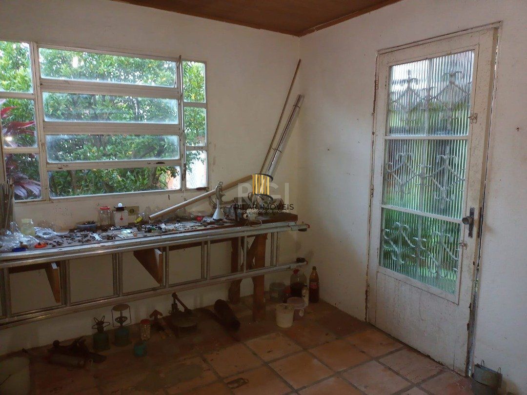 Casa para Venda - 220m², 3 dormitórios, sendo 1 suites, 1 vaga - Camaquã