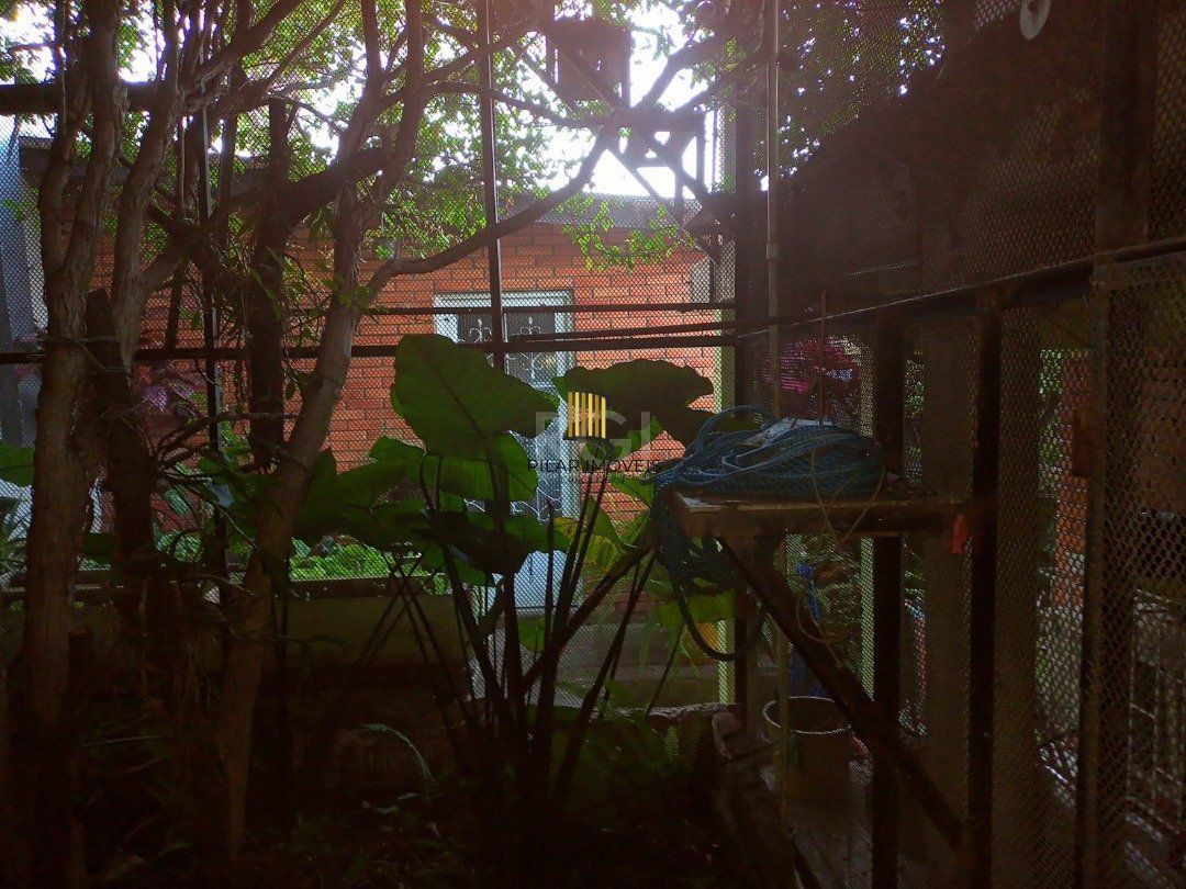 Casa para Venda - 220m², 3 dormitórios, sendo 1 suites, 1 vaga - Camaquã
