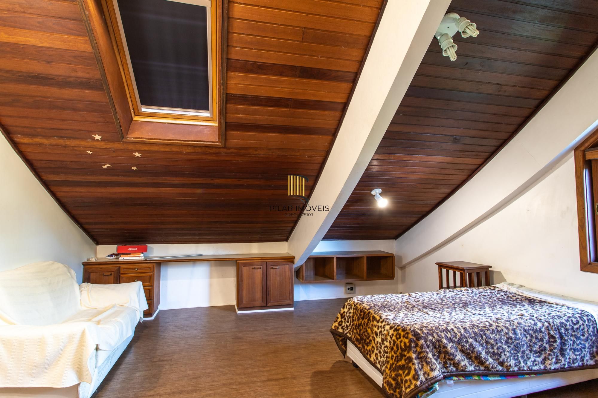 Casa em Condomínio à venda com 5 dormitórios, 565m² e 4 vagas no Condominio Jardim do Sol, Zona Sul de Porto Alegre