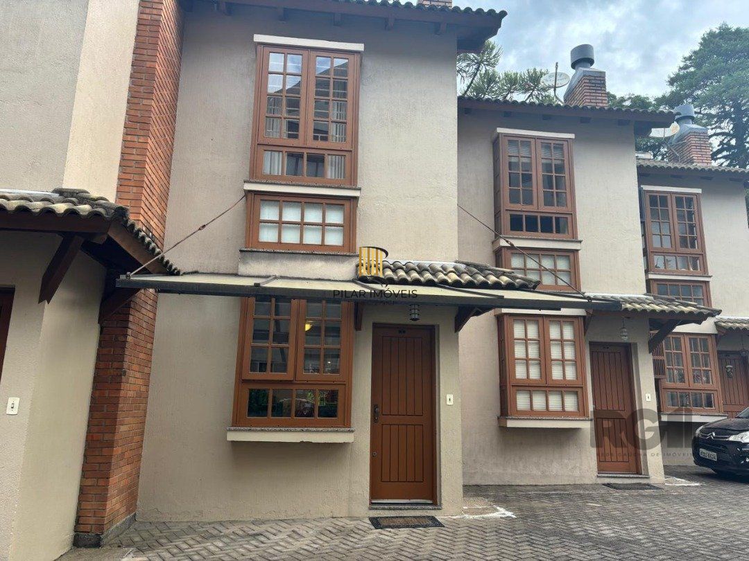 Sobrado de Alvenaria em Condominio  no bairro Nobre de Gramado - Pilar Imóveis