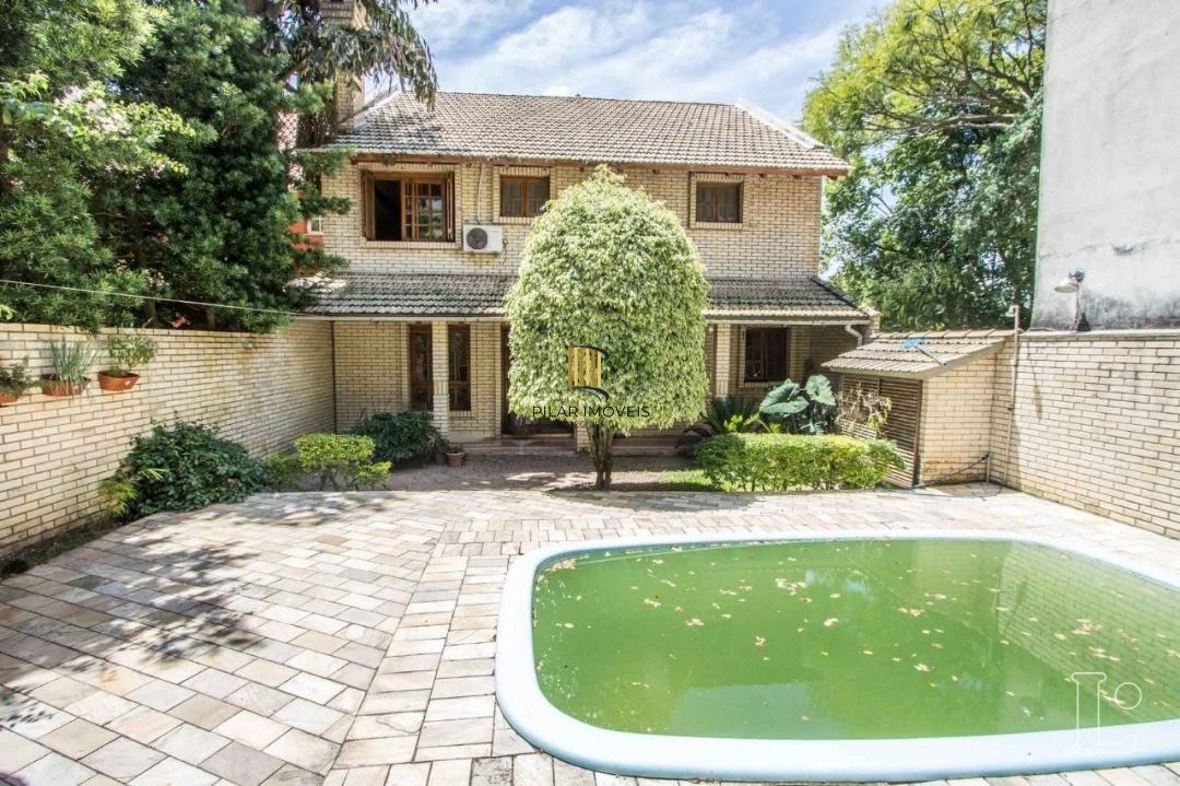 Sobrado à venda com  3 quartos, 1 suite, 4 vagas de garagem - Vila Conceição