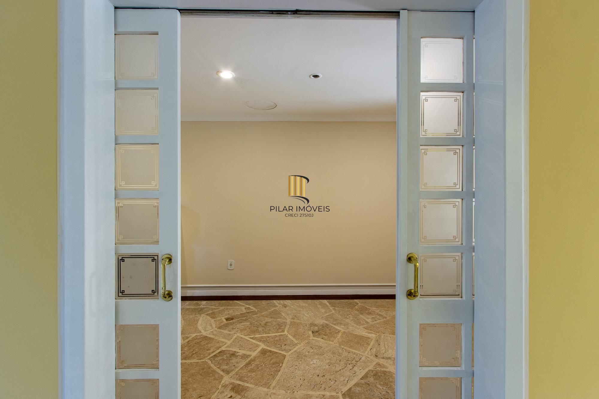 Casa condomínio, no bairro Tristeza, 175,17m² área privativa,03 dormitórios 01 suíte e 02 vagas!