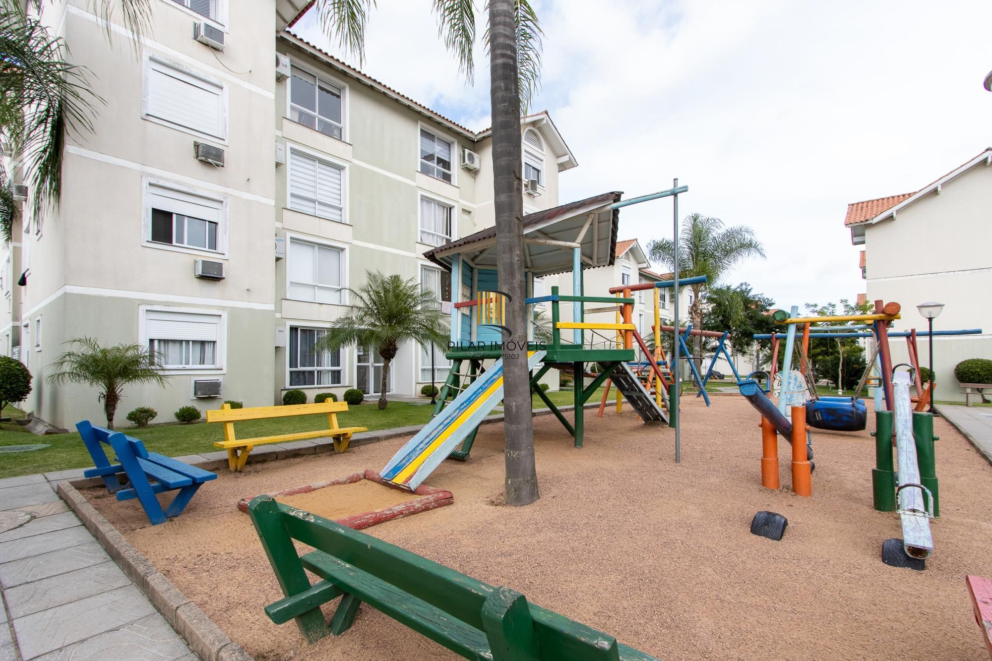 Apartamento térreo, semi mobiliado, com 54,81 m² de área privativa, 3 dormitórios e 1 vaga de garagem2