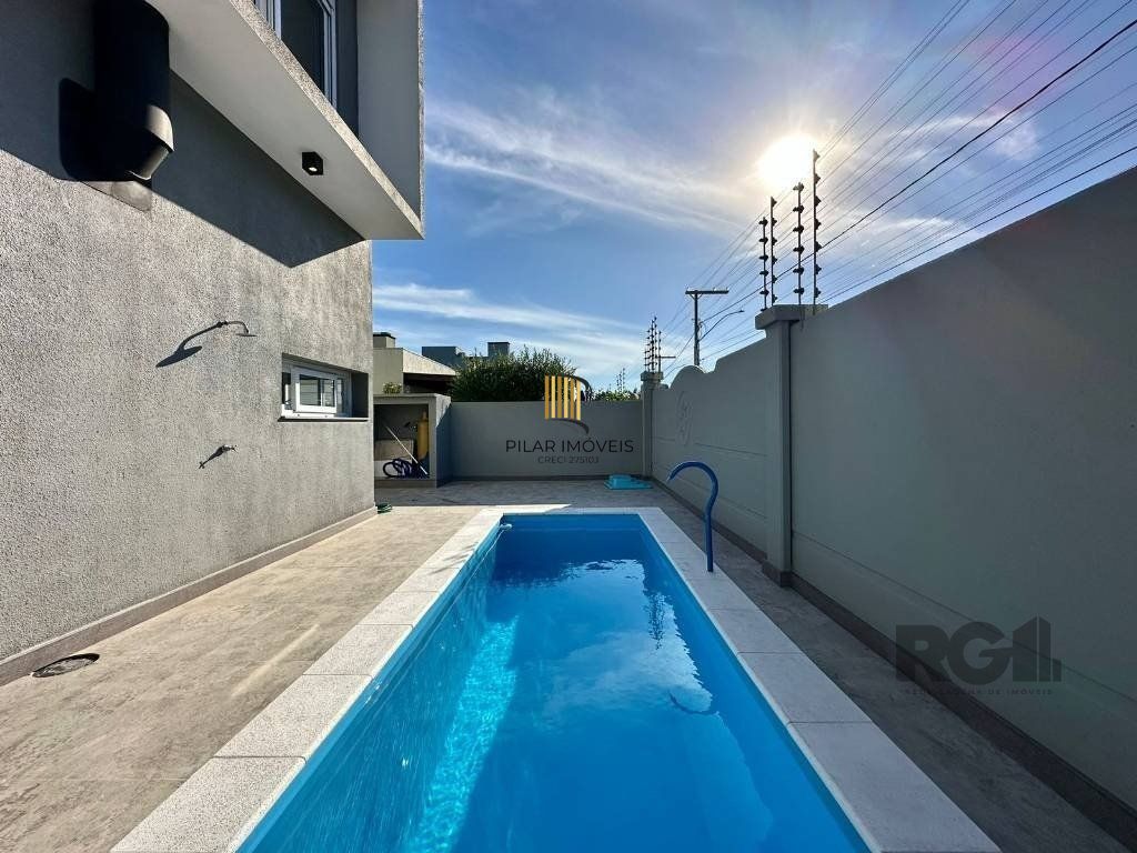 Casa de Condomínio 4 dormitórios no bairro Atlântida Sul