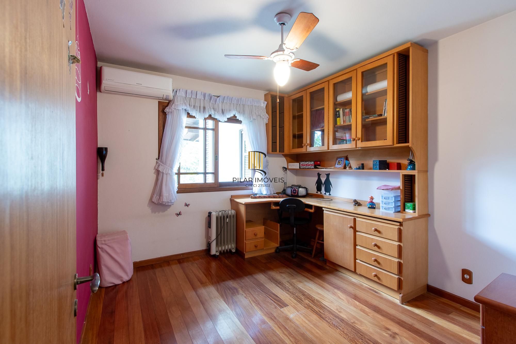 Casa térrea, nova, 3 quartos, 1 suite - Bairro Belém Velho