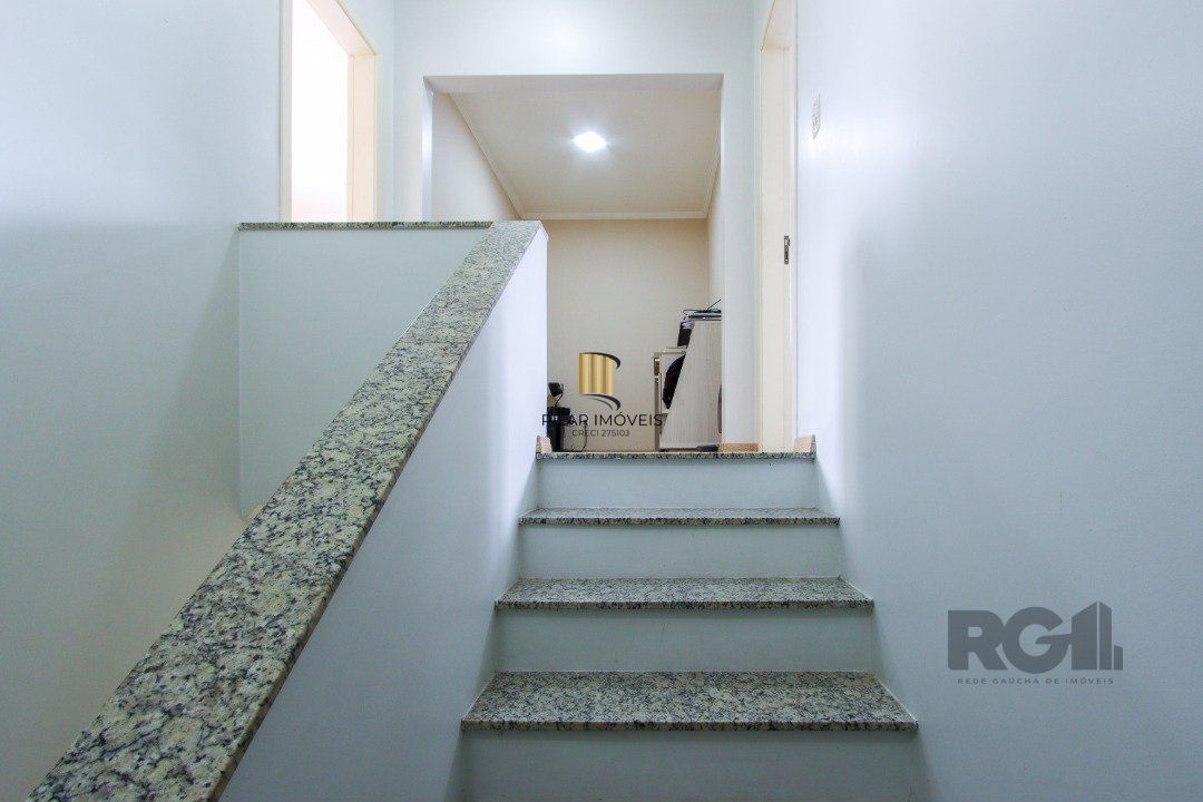Casa 2 dormitórios no bairro Hípica
