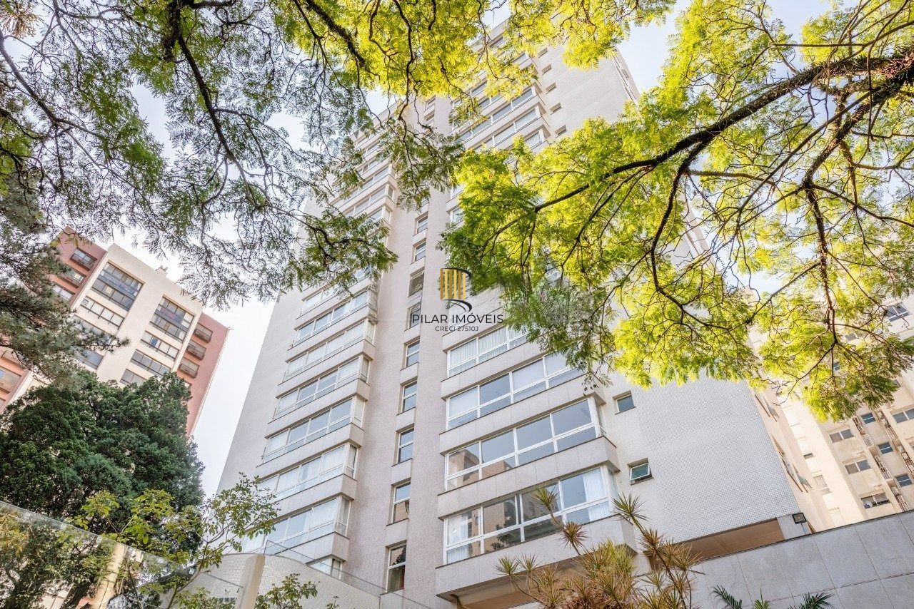 Apartamento 3 dormitórios, sendo 1 suíte e 2 vagas no Petropolis