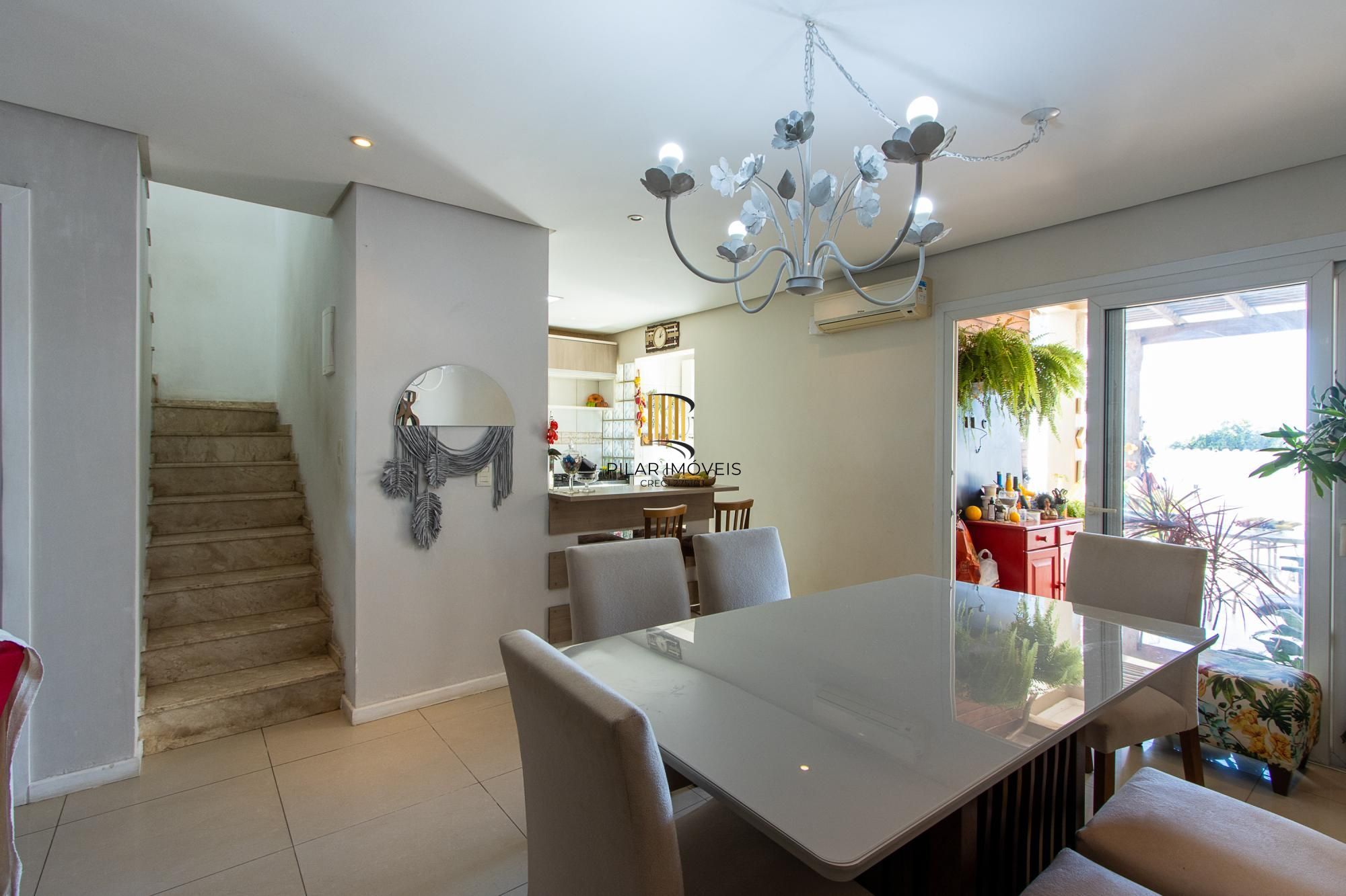 Casa com 3 dormitórios, suíte com closet e piscina no Condomínio Cinque Terre
