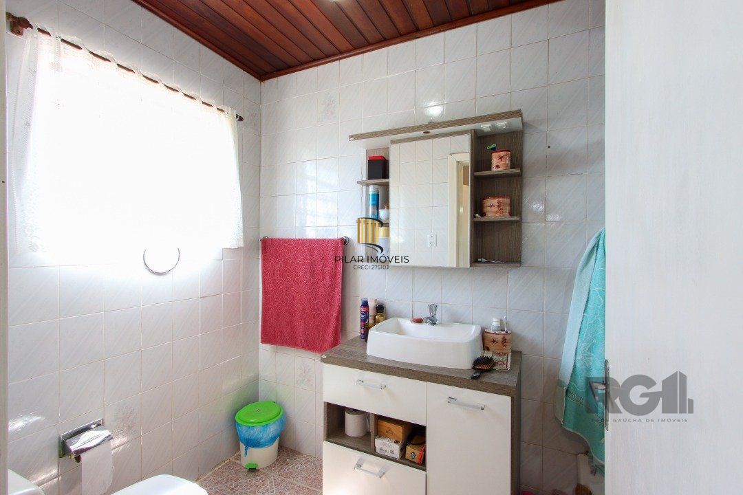 Casa 04 dormitórios, 02 suítes, living 02 ambientes