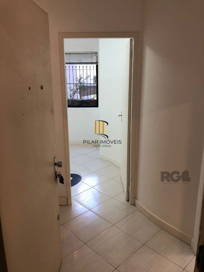 Excelente sala comercial. 2 salas muito espaçosas e uma meno
