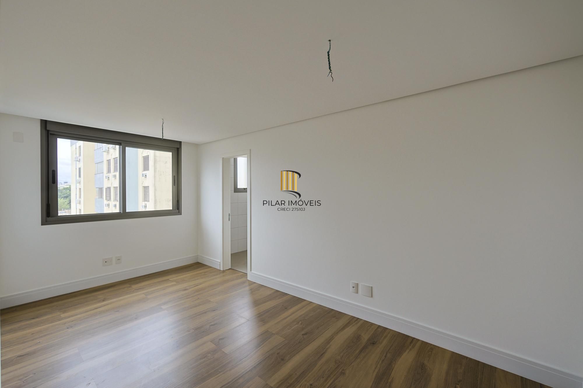 Apartamento com 217m² e 3 dormitórios no bairro Tristeza em PORTO ALEGRE para Comprar