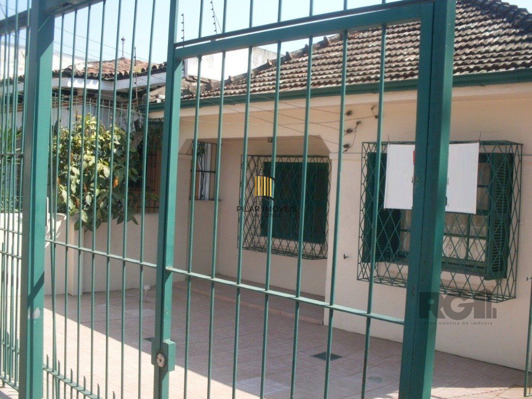 Casa comercial térrea na Av. Aparício Borges - Bairro Teresópolis