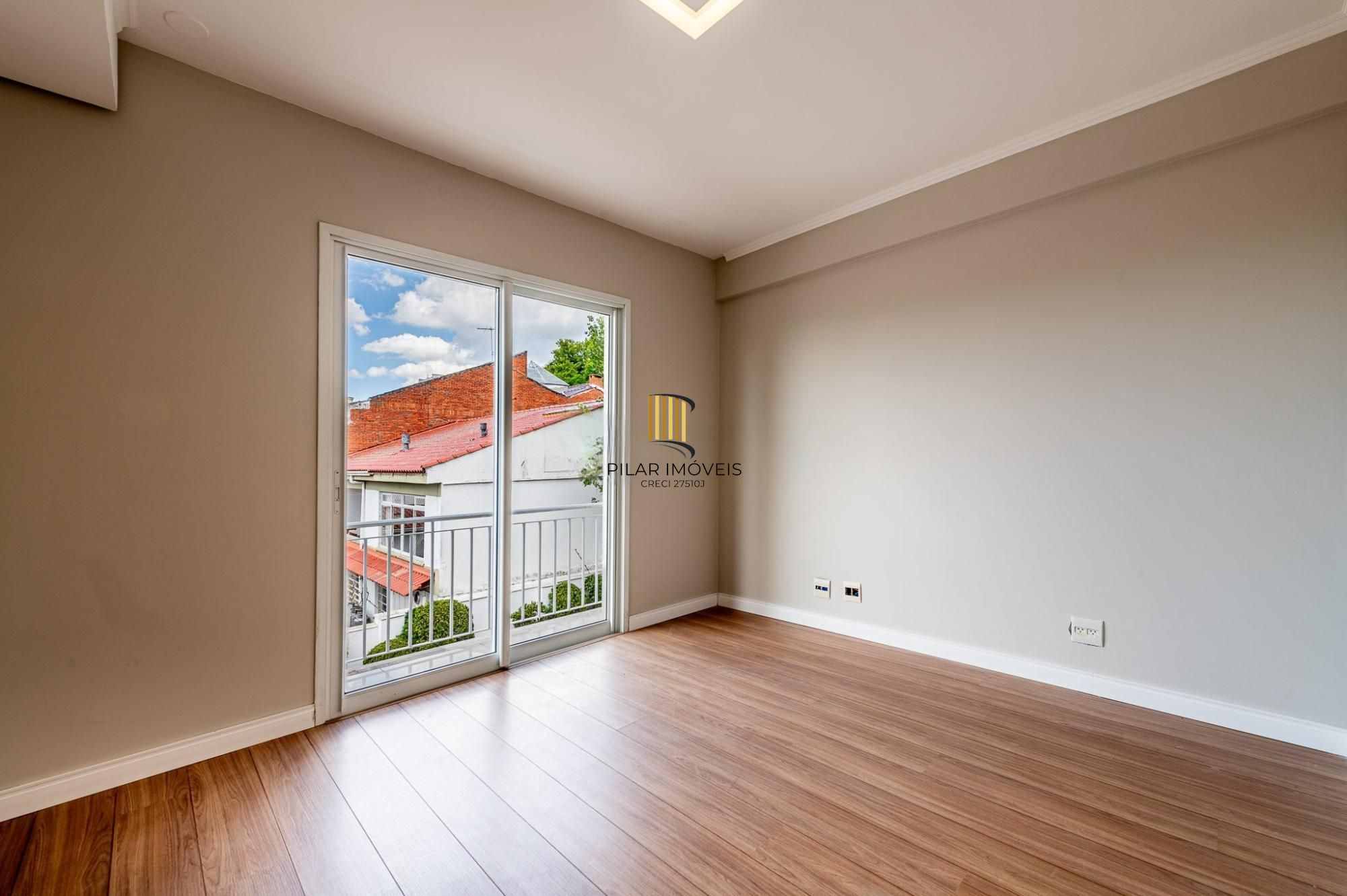 Casa de 4 dormitórios no bairro Três Figueiras