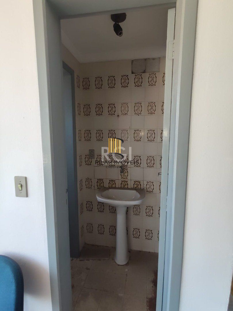 Conjunto/Sala para Venda - 30.35m², 0 dormitórios, Cohab C