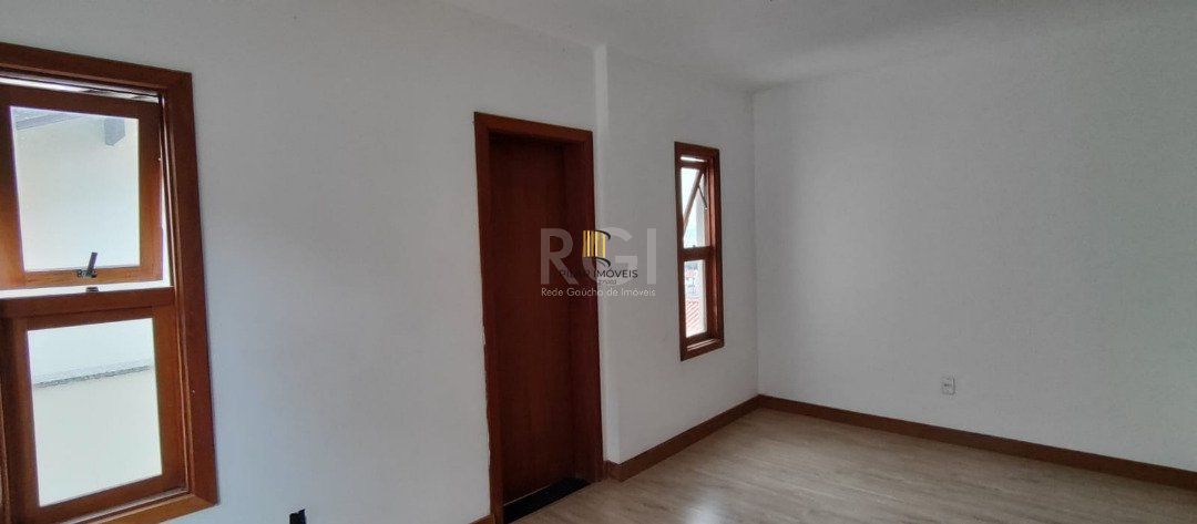 Casa Condominio para Venda - 158m², 3 dormitórios, sendo 1 suites, 2 vagas - Tristeza