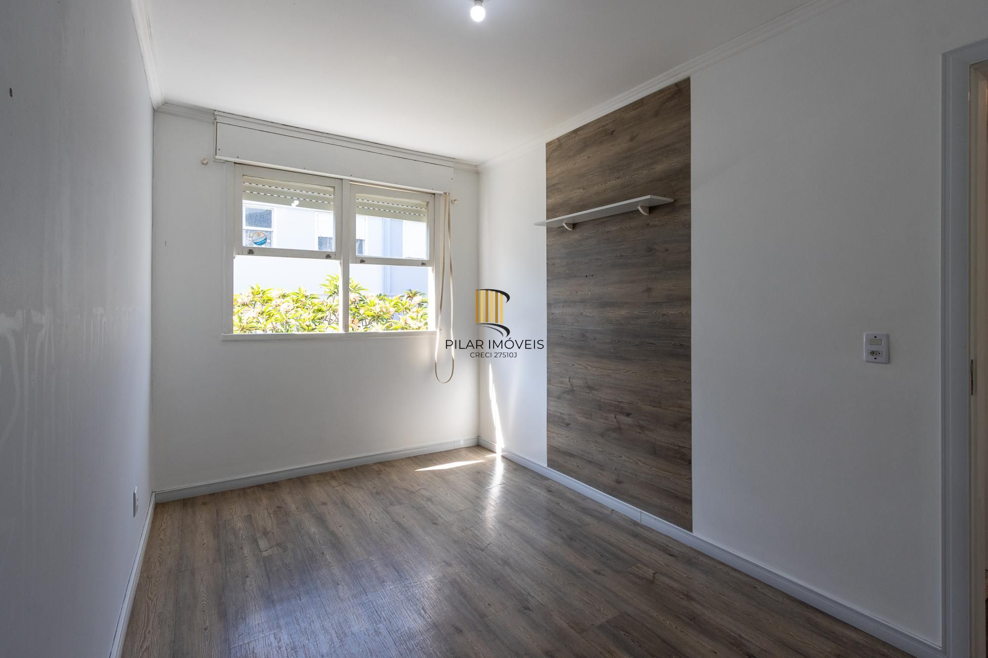 APARTAMENTO REFORMADO, 3 QUARTOS, 1 VAGA ROTATIVA - BAIRRO CAMAQUÃ