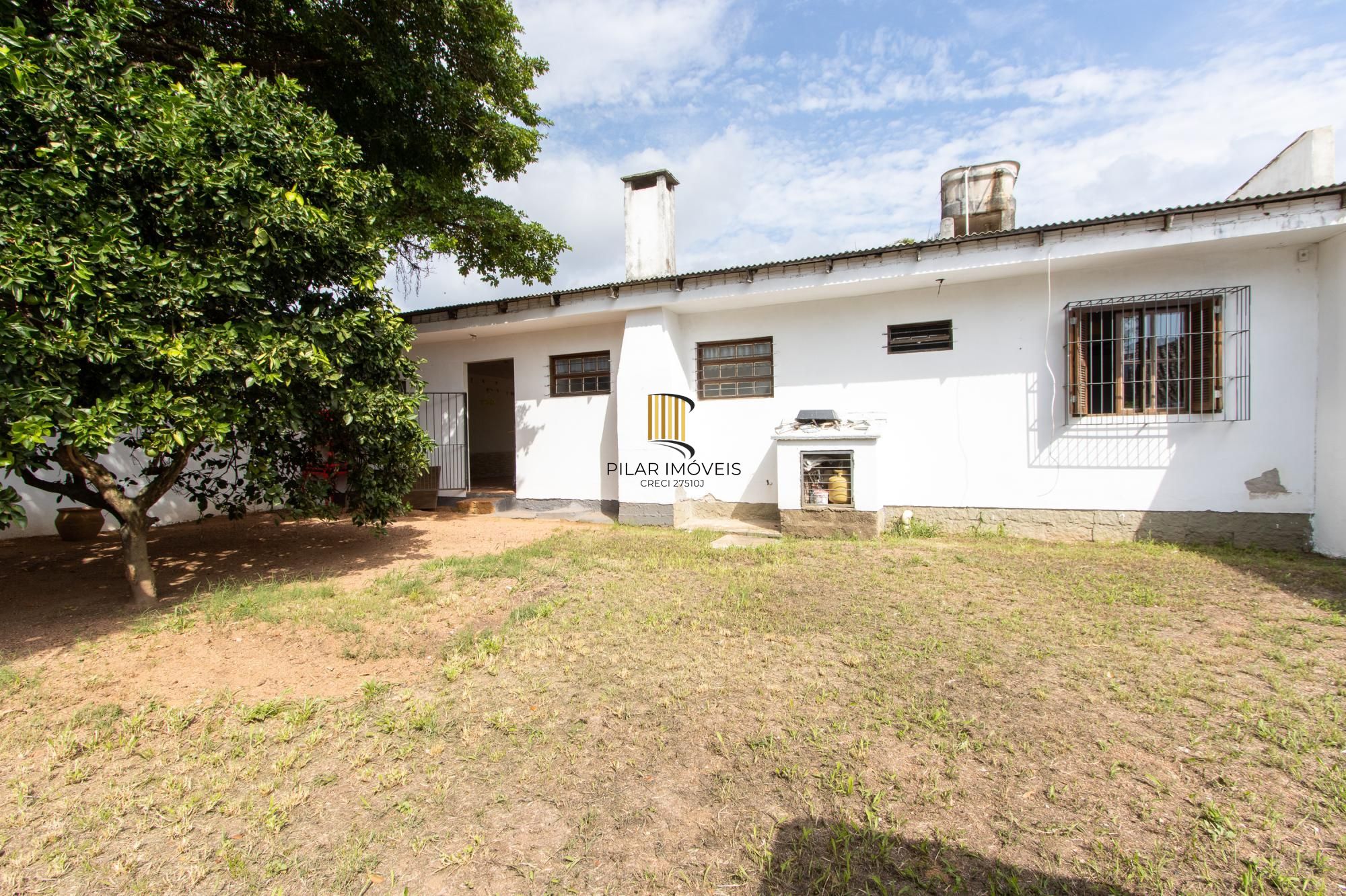 Casa em Vila Nova, Porto Alegre! Com 160m² de área privativa e um total de 899m²