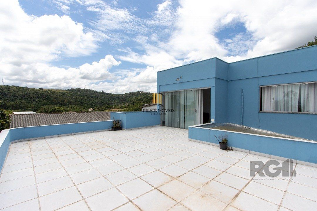Casa, 5 dormitórios, sendo 1 suíte, 312m² privativos, 8 vagas - Bairro Vila Nova