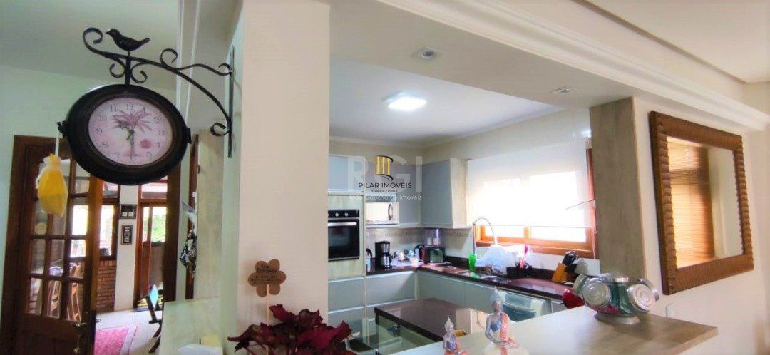 Casa para Venda - 179m², 3 dormitórios, sendo 1 suites, 5 vagas - Hípica