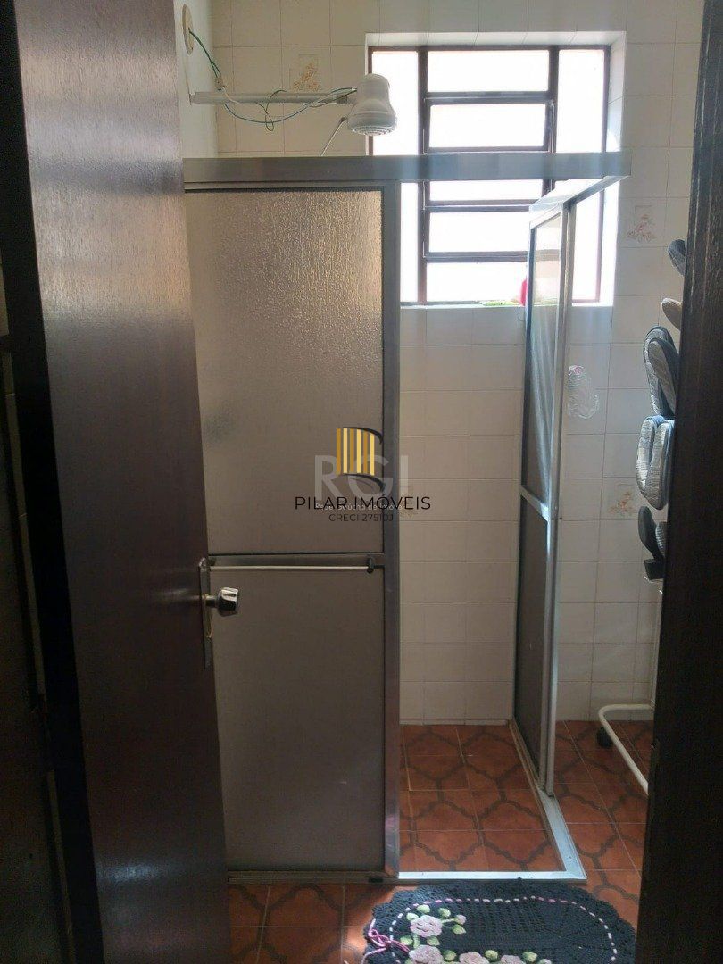 Casa para Venda - 347m², 5 dormitórios, sendo 2 suites, 2 vagas - Tristeza