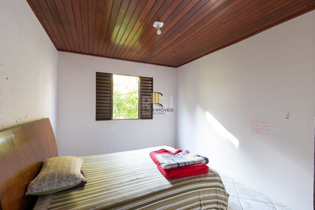 Casa para Venda - 240m², 6 dormitórios, sendo 3 suites, 2 vagas - Glória