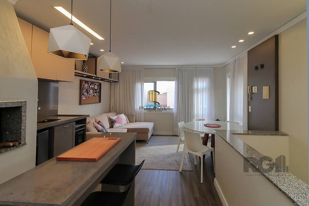 Casa em  condomínio 3 dormitórios na Av Otto Niemeier