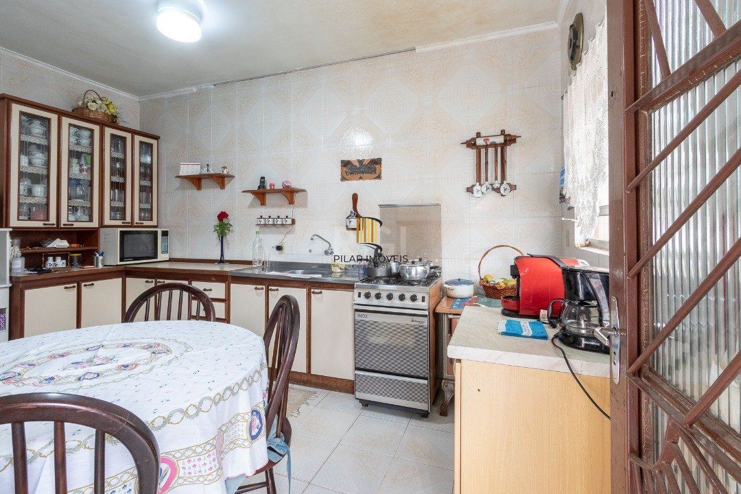 Casa para Venda - 200m², 3 dormitórios, sendo 1 suites, 1 vaga - Aberta dos Morros