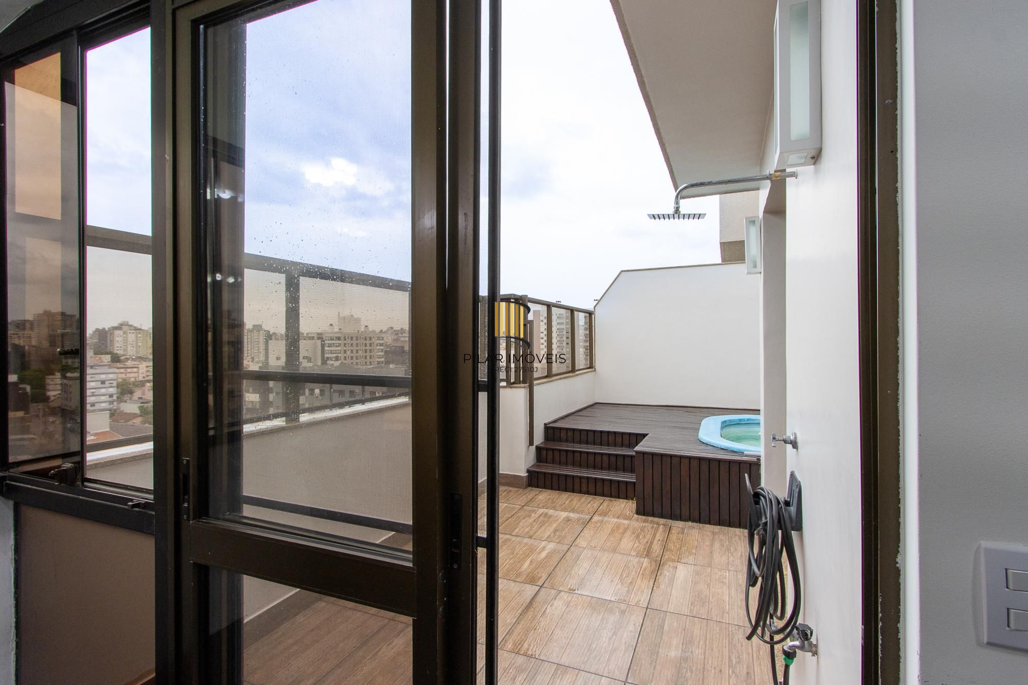 Cobertura no Menino Deus com vista espetacular