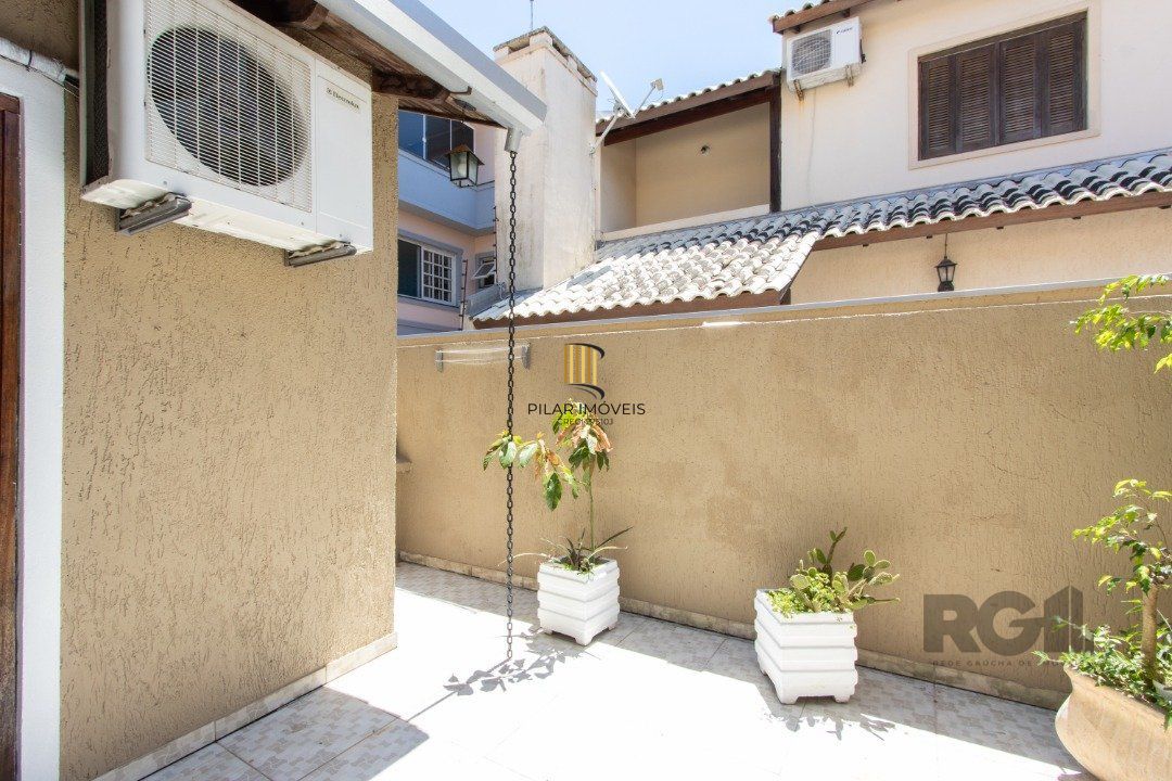 Casa para Venda - 135m², 3 dormitórios, sendo 1 suites, Hípica