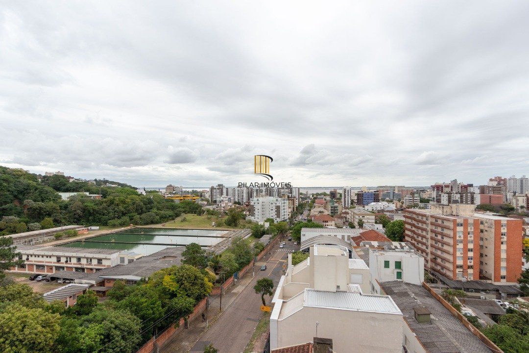 Cobertura para Venda - 302m², 4 dormitórios, sendo 1 suites, 3 vagas - Menino Deus