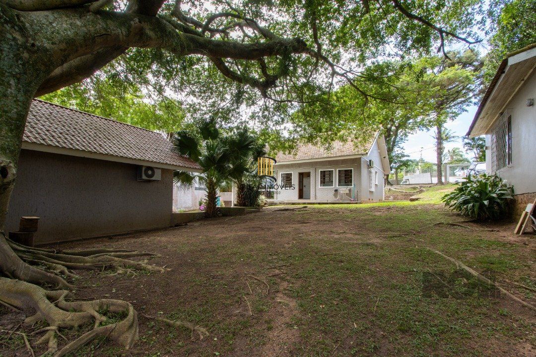 Casa 4 dormitórios no bairro Espírito Santo