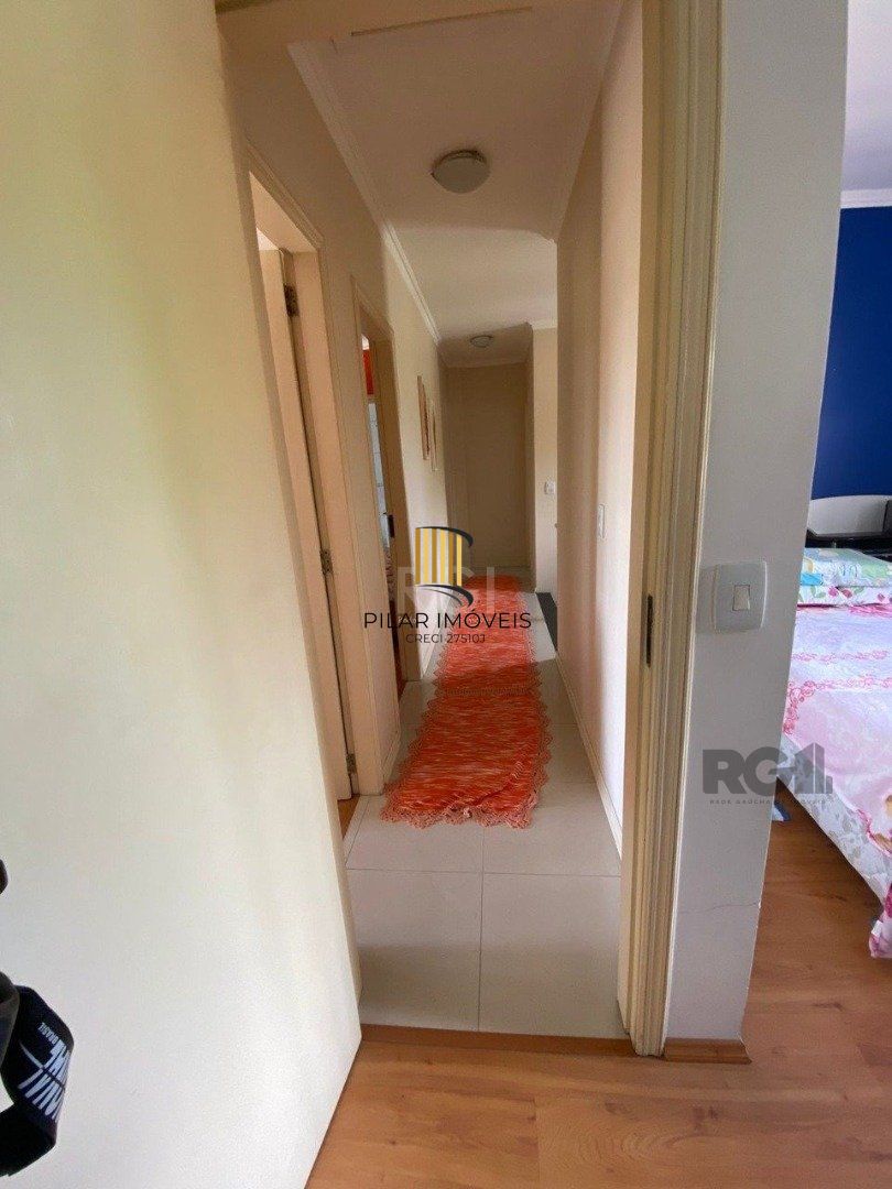 Casa para Venda - 250m², 3 dormitórios, sendo 1 suites, 2 vagas - Cristal