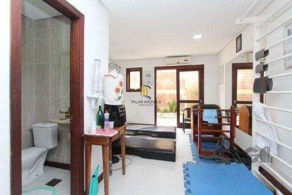 Casa para Venda - 180m², 3 dormitórios, sendo 3 suites, 3 vagas - Hípica