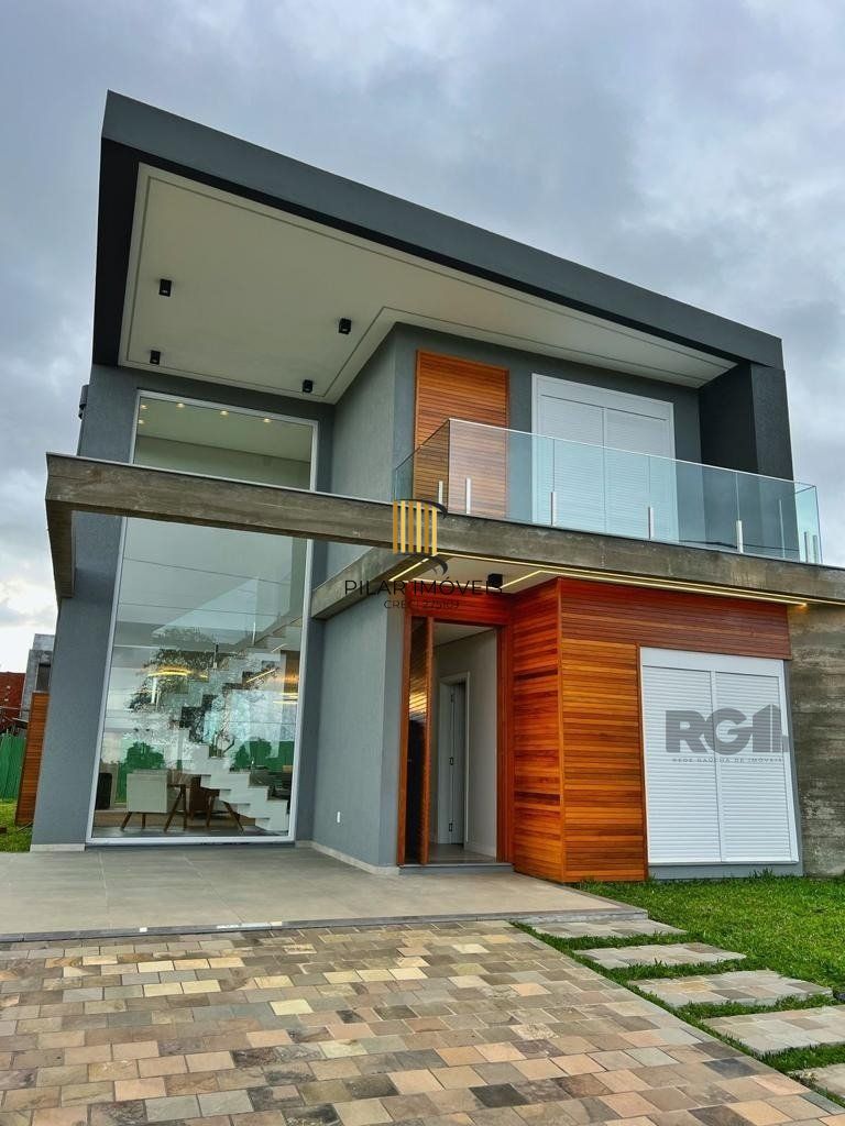 Casa 3 dormitórios no bairro Arroio Teixeira