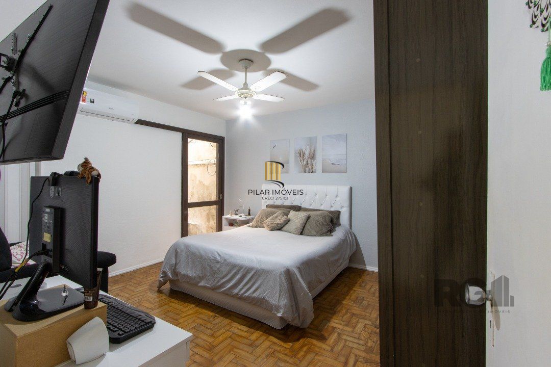 Casa 7 dormitórios no bairro Camaquã