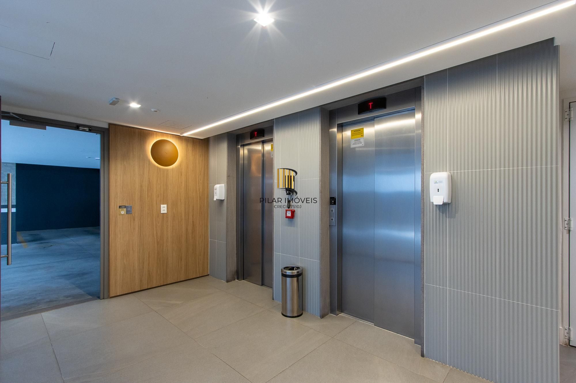 apartamento de 01 dormitório suíte, localizado no moderno no coração do bairro Petrópolis.