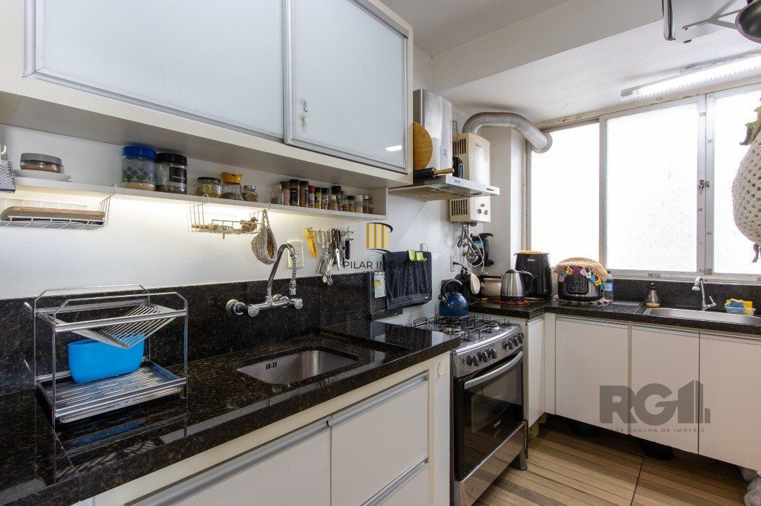 Apartamento 3 quartos, 2 banheiros, 1 vaga, condomínio com infra - Bairro Cristal
