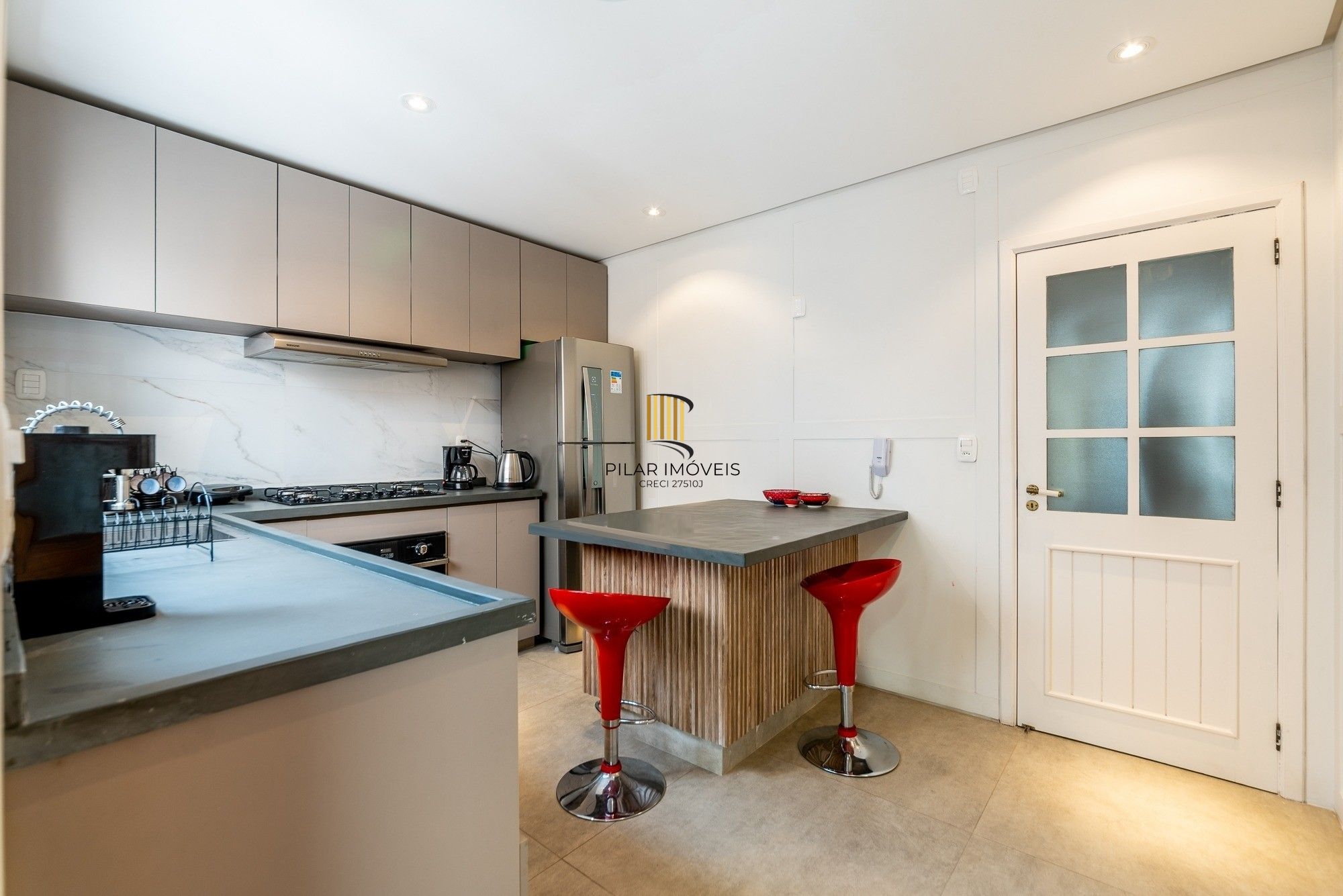 Apartamento com 147m², 3 dorm, Petrópolis