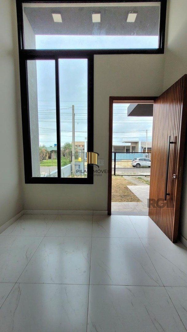 Casa ,residência possui 3 dormitórios, 1 suíte